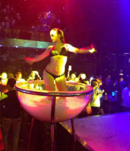 供應(yīng)歐洲舞娘時(shí)尚柔術(shù)表演球/*巡回演出酒杯形狀舞娘柔術(shù)跳舞池表演球