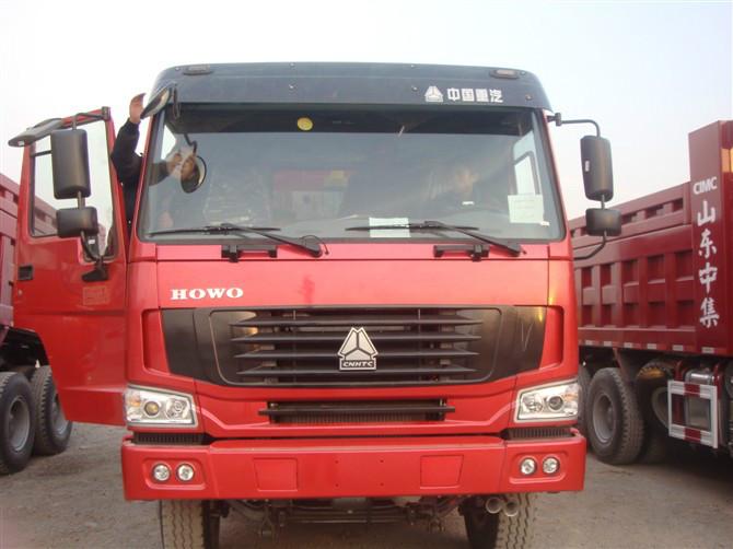 新款豪沃自卸車圖片