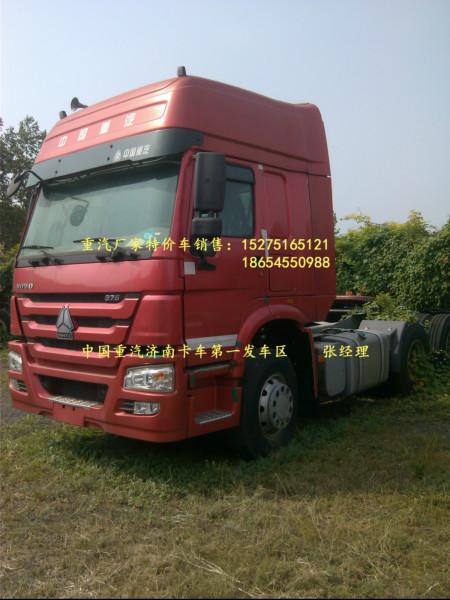 新款豪沃牽引車圖片