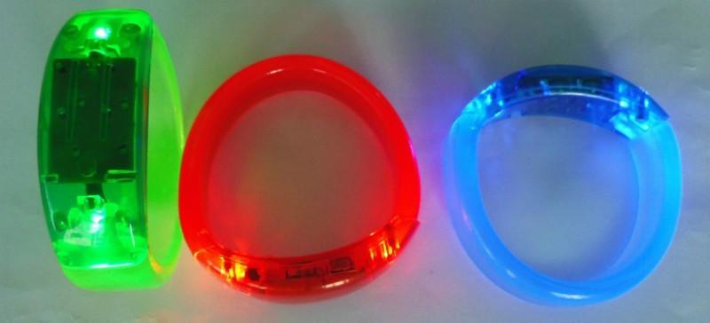 供應(yīng)聲控發(fā)光手帶發(fā)光手鐲LED手環(huán)