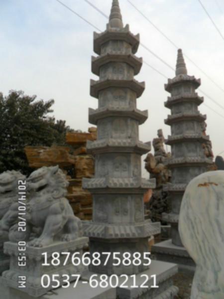 供應(yīng)山東省憶石宏石雕廠石塔