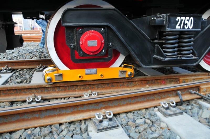 供應(yīng)輪對托載小車、DDA復(fù)軌器、DDA2復(fù)軌器故障運營小車、故障走行器、輪對故障走行器 輪對故障走行器、輪對故障救援小車