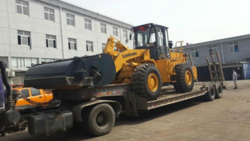 供應(yīng)滑移裝載機(jī)其他裝載機(jī)配封閉式清掃，鏟斗改封閉清掃器，50裝載機(jī)配封閉掃地機(jī)