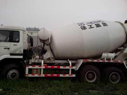 供應(yīng)新鄉(xiāng)攪拌車，新鄉(xiāng)攪拌車廠家直銷，新鄉(xiāng)攪拌車那兒賣的*