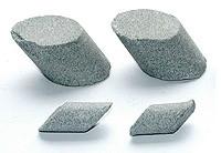 供應(yīng)棕剛玉去毛刺研磨石廠家，棕剛玉廠家電話、棕剛玉質(zhì)量誰家更好