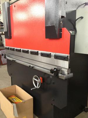 供應(yīng)30T/1600液壓數(shù)顯折彎機 優(yōu)質(zhì)小型折彎機 安徽折彎機