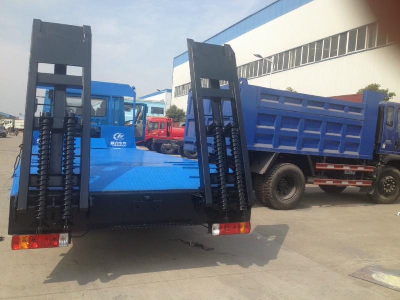 廠家直銷武鋼地區(qū)東風(fēng)10噸平板運輸車