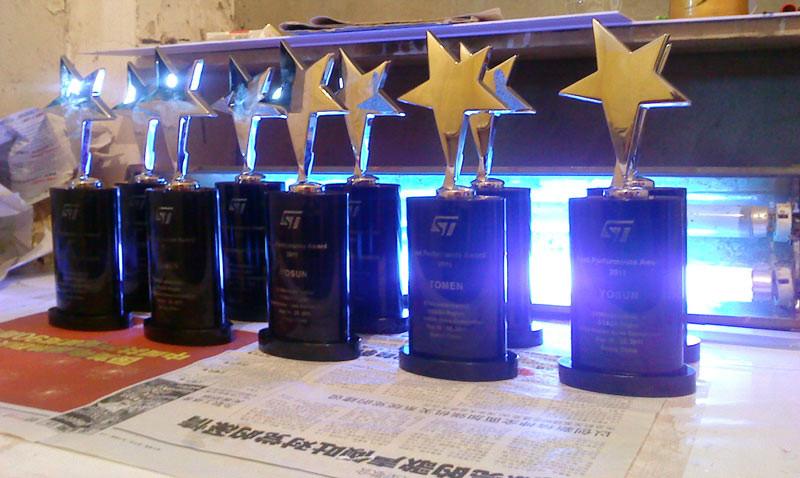 供應(yīng)廣州*企業(yè)家獎杯定做，*建筑師獎杯定做