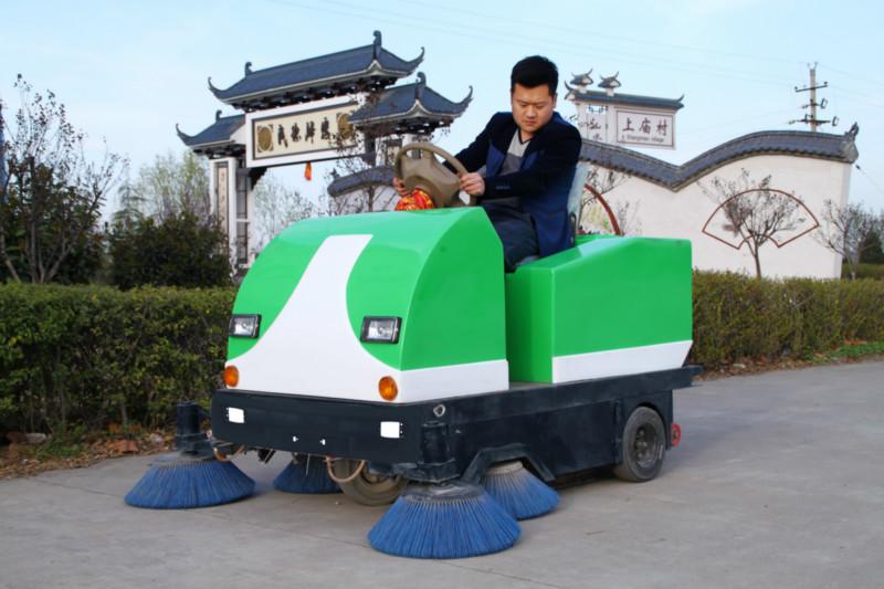 供應(yīng)四川普森品牌電動(dòng)掃地機(jī) 四川普森品牌電動(dòng)掃地機(jī)