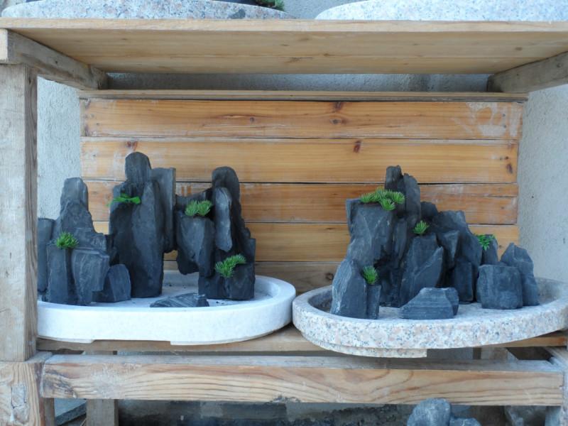 供應(yīng)上海閔行斧劈石假山價(jià)格，上海閔行斧劈石假山多少錢上海閔行斧劈石