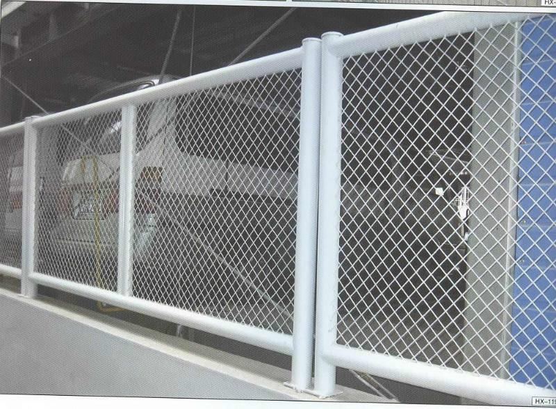 鋼板防眩護欄網(wǎng)系列