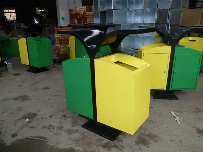 供應(yīng)小區(qū)垃圾箱材質(zhì)加厚1.2cm