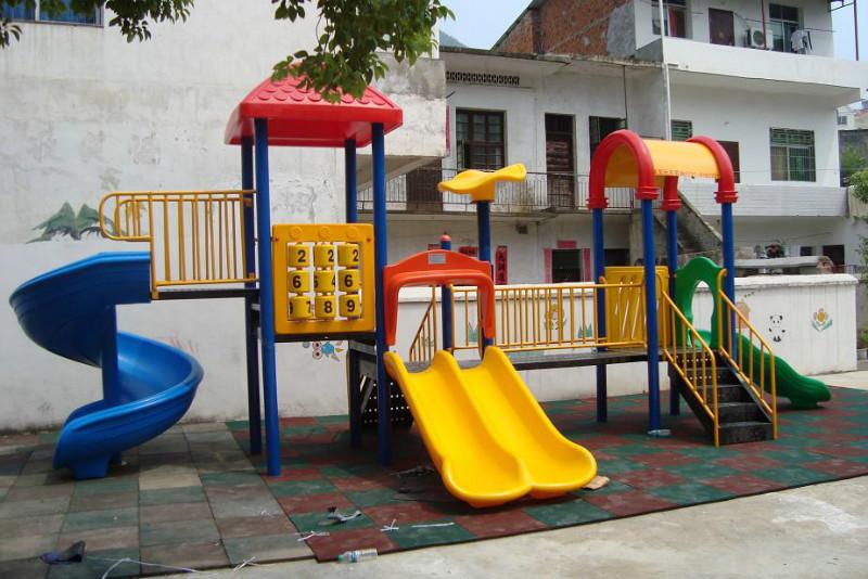 供應(yīng)塑料滑梯 兒童滑梯