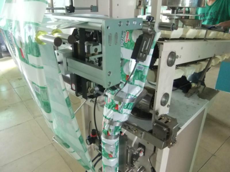 供應(yīng)RB-3220B鏈斗式半自動(dòng)包裝機(jī)