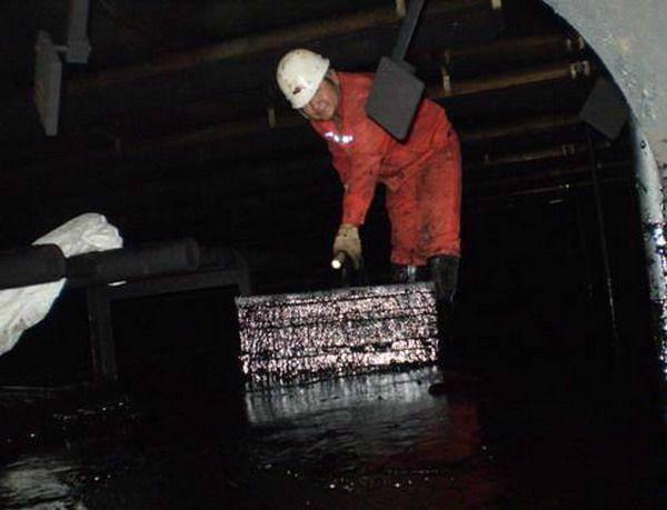 罐壁油罐的定期檢查清洗很關(guān)鍵圖片/罐壁油罐的定期檢查清洗很關(guān)鍵樣板圖 (2)