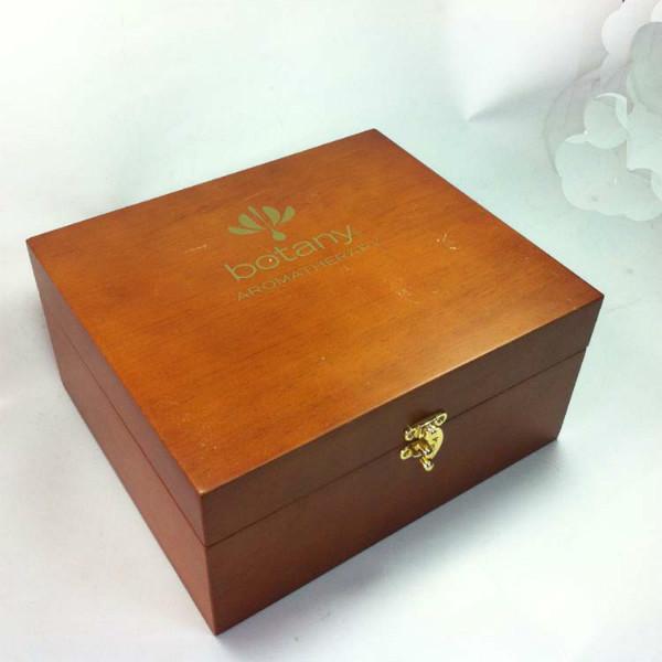 供應(yīng)新款木盒烤漆木盒包裝禮品木盒定做