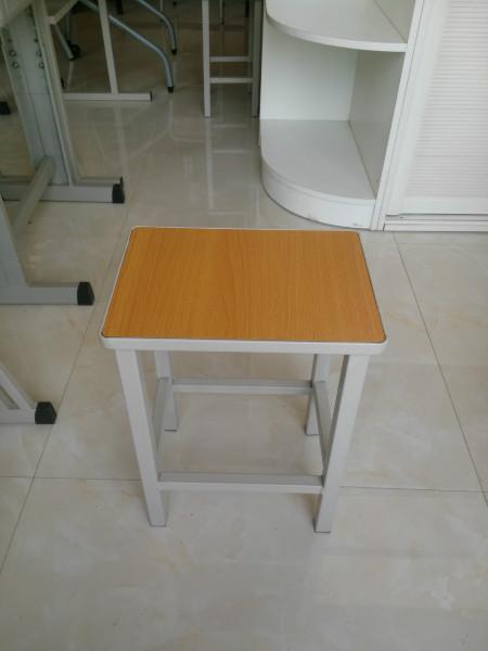 河南洛陽課桌椅廠家課桌凳方凳批發(fā)