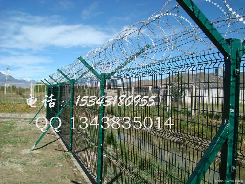 天津機場圍網(wǎng)安平絲網(wǎng)廠Y柱護欄網(wǎng)