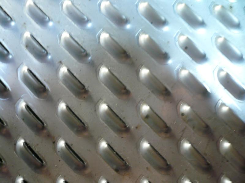 供應(yīng)上海魚鱗孔板加工.安徽魚鱗孔板生產(chǎn)廠家，湖南魚鱗孔板廠