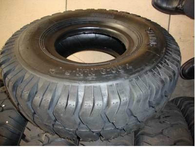 供應(yīng)山東叉車輪胎300-15充氣輪胎