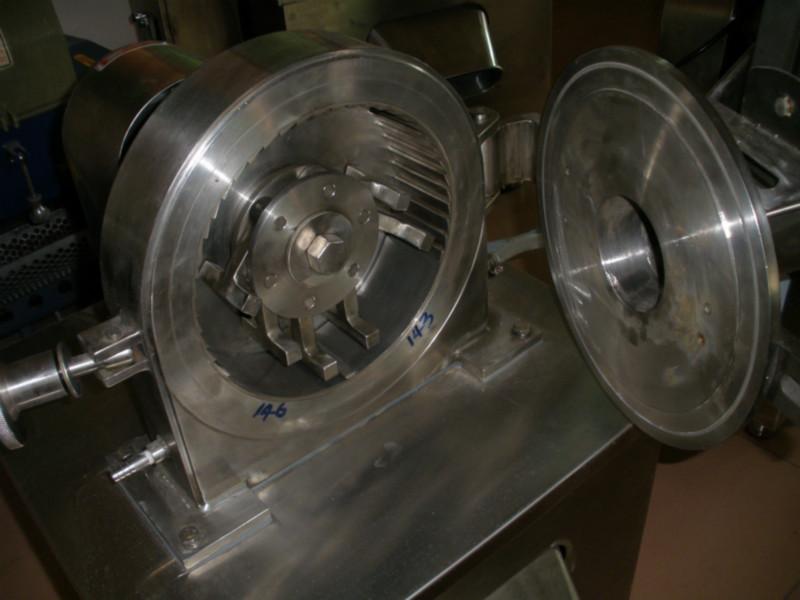 供應(yīng)旭朗2014新型*粉碎機(jī)304不銹鋼