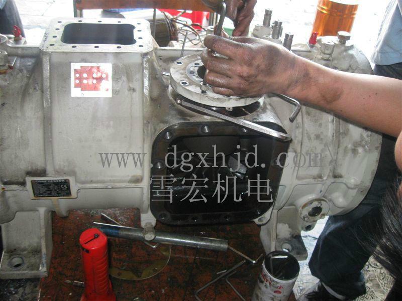 供應(yīng)大金冷水機維修