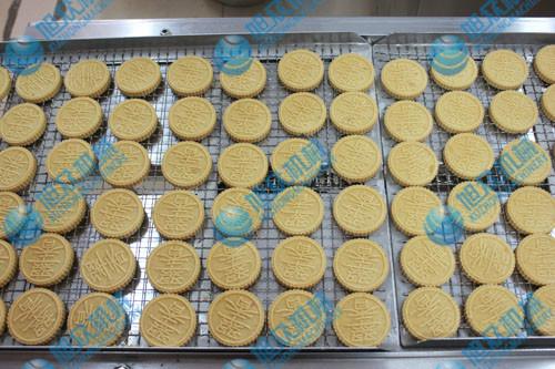 供應(yīng)杏仁餅機(jī)可做核桃餅炒米餅 中山哪里有杏仁餅機(jī)器賣 多功能