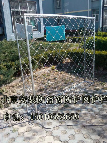 北京昌平霍營天通苑縣城防盜窗安裝定做不銹鋼防護欄圍欄