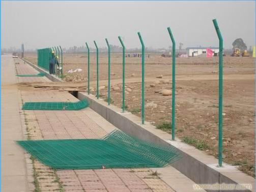 供應包頭 東勝圍欄網(wǎng)_圓管立柱圍欄網(wǎng)規(guī)格