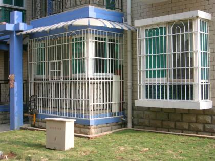 供應(yīng)邢臺防護(hù)紗窗批發(fā)，防護(hù)紗窗廠家，防護(hù)紗窗制作商