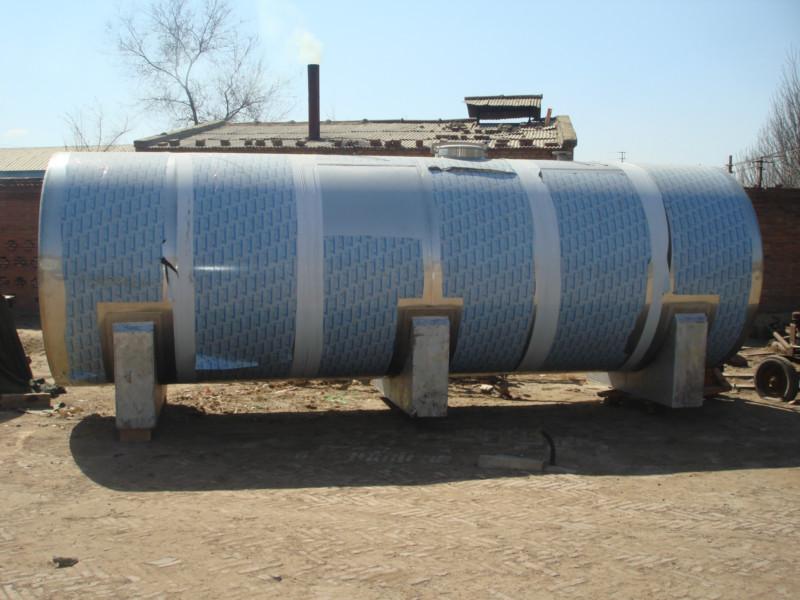 罐體不銹鋼運(yùn)輸罐圖片