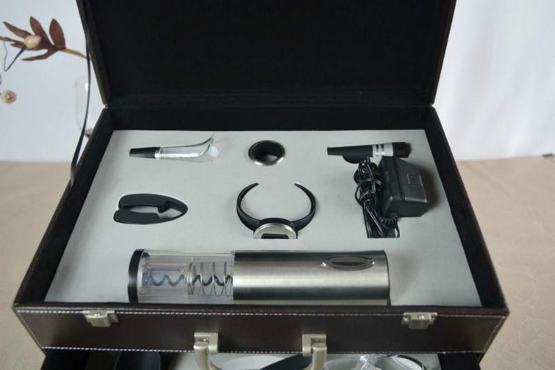 供應(yīng)豪華雙層干電池電動開瓶器套裝 創(chuàng)意實用家居用品