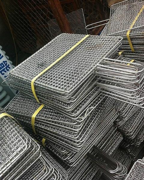 供應(yīng)安平福嶸_專業(yè)生產(chǎn)一次性燒烤網(wǎng)_鍍鋅燒烤網(wǎng)