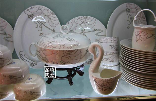 供應(yīng)景德鎮(zhèn)56頭青花餐具 廠家定做青花玲瓏餐具 *骨瓷餐具