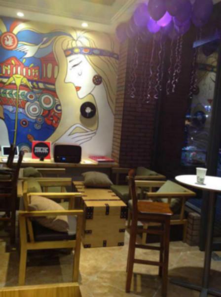 供應(yīng)上海烘培店實(shí)木桌子廠家定制