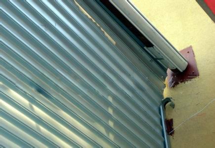 中山福星電動卷閘廠專業(yè)手拉閘電動閘無聲閘彩色閘。