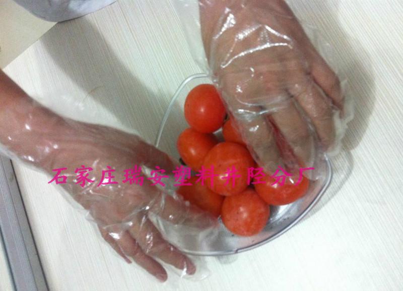 廠(chǎng)家長(zhǎng)期供應(yīng)0.8克/1.0克/1.2克可選一次性PE手套價(jià)格