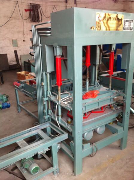 供應(yīng)免燒磚機廠家