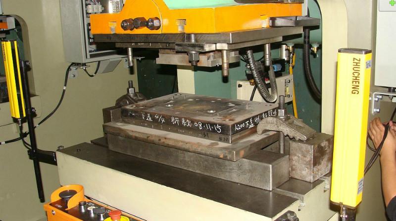 沖床紅外線保護(hù)裝置，沖床紅外線保護(hù)裝置廠家，沖床紅外線保護(hù)裝置價(jià)格