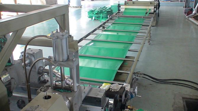 供應(yīng)2.6米寬ABC三層共擠片板材生產(chǎn)線