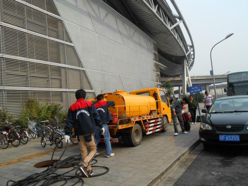 供应北京天竺空港工业区疏通污水管道，高压清洗管道，清洗雨水管道图片