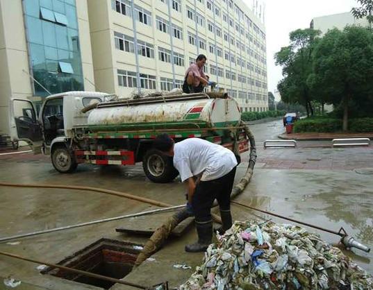 苏州高压清洗管道 马桶疏通洗菜池地漏淋浴房水电维修漏水