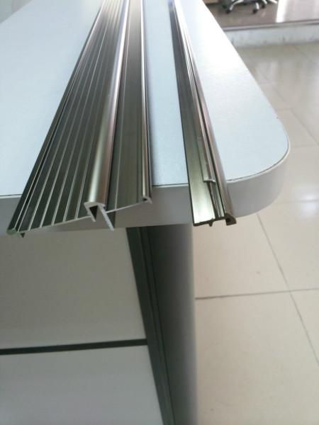 廠家直銷(xiāo)箱包料鋁型材