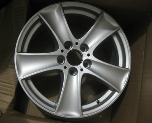 寶馬X5原裝鋼圈拆車件靚貨圖片