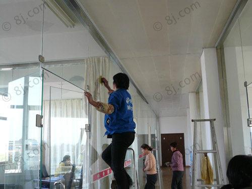 供應(yīng)福田工程開荒 保稅區(qū)清洗沙發(fā) 保稅區(qū)清洗廣告牌 保稅區(qū)洗地毯 金速來