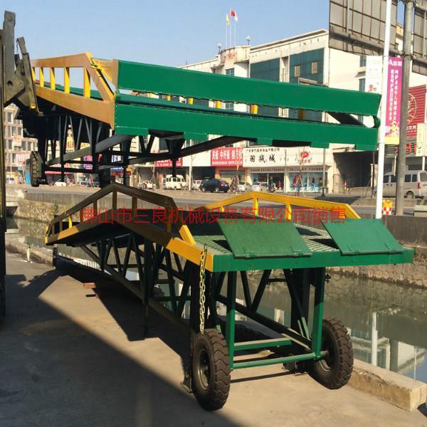 供應(yīng)惠州叉車登車橋產(chǎn)品特點_叉車登車橋報價_三良機(jī)械
