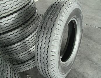 供應(yīng)9.00-20正品三包卡貨車輪胎