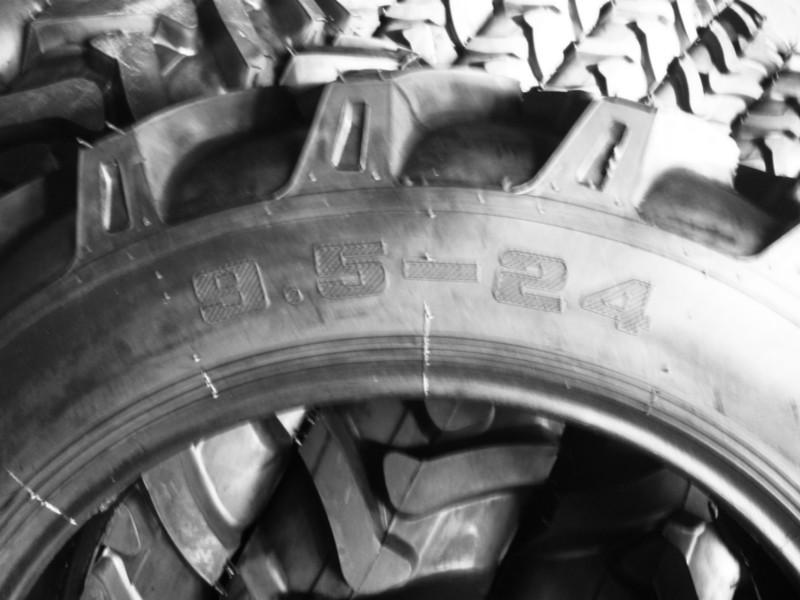 拖拉機(jī)正品三包人字輪胎11.2-24圖片/拖拉機(jī)正品三包人字輪胎11.2-24樣板圖 (2)