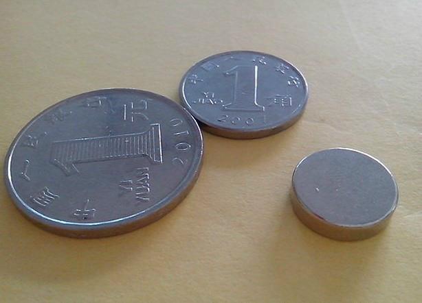 供應(yīng)溫州釤鈷磁鐵耐高溫磁鐵價格/批發(fā)耐高溫磁鐵/磁鐵的型號