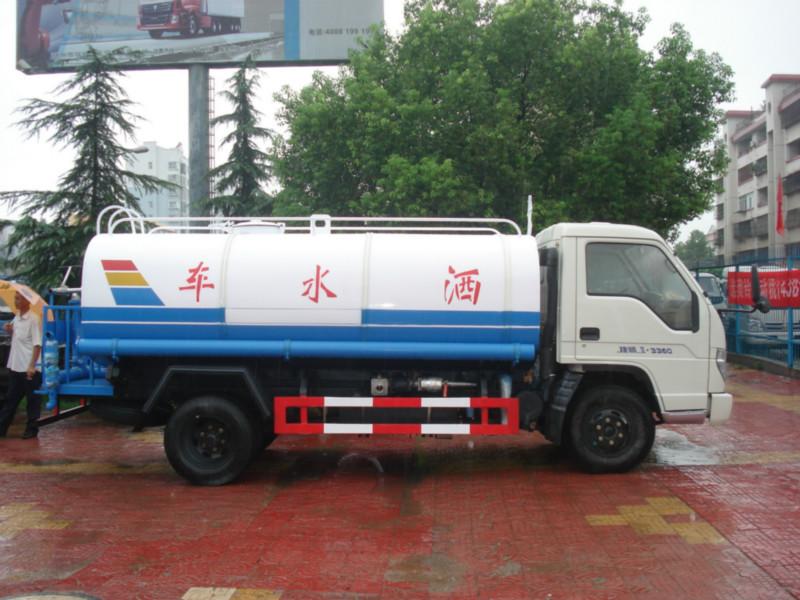 供應灑水車多少錢